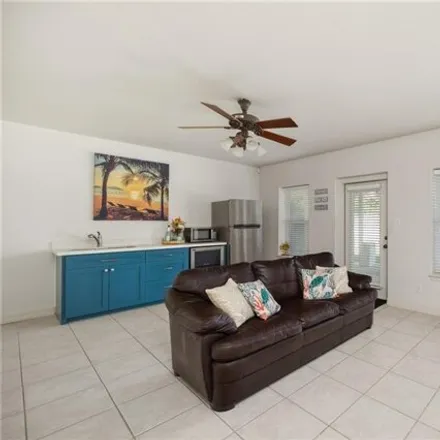 Image 3 - 120 East Sunset Drive, South Padre Island, Cameron County, TX 78597, USA - House for sale