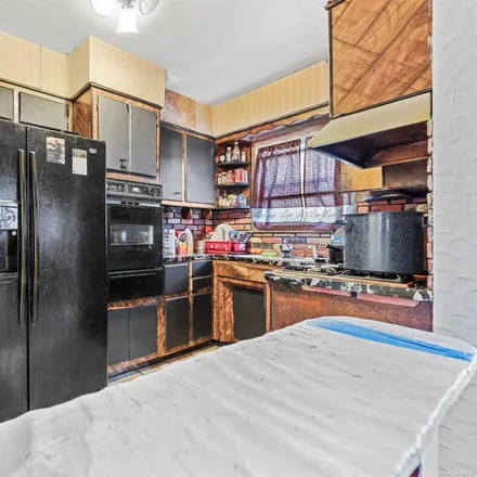 Image 5 - 259-17 149th Avenue, New York, NY 11422, USA - House for sale