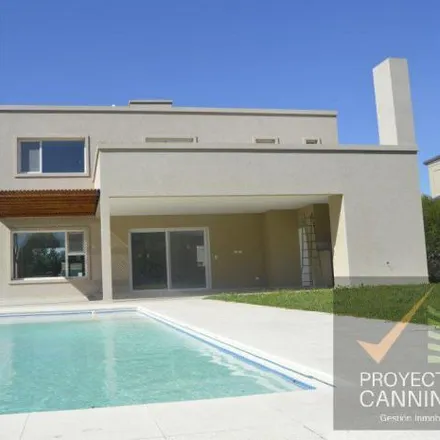 Buy this 4 bed house on Shopping Plaza Canning in Agustín de Vedia, Partido de Ezeiza