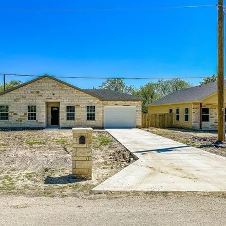 Buy this 3 bed house on 301 Sw 6th St in Kerens, Texas