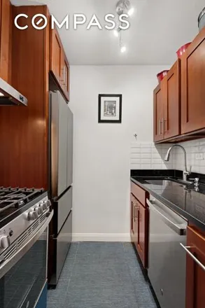 Image 5 - 120 East 90th Street, New York, NY 10128, USA - Condo for sale