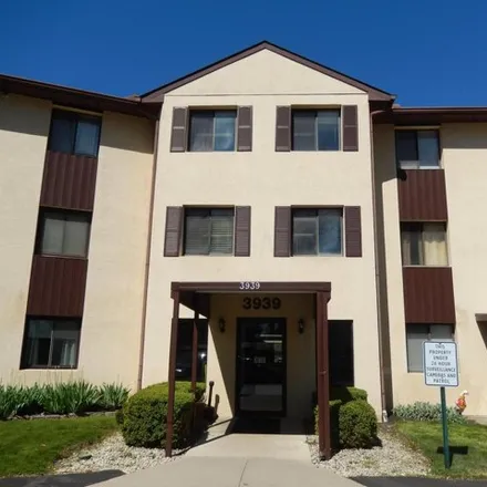 Buy this 2 bed condo on 1370 East Cooke Road in Columbus, OH 43224