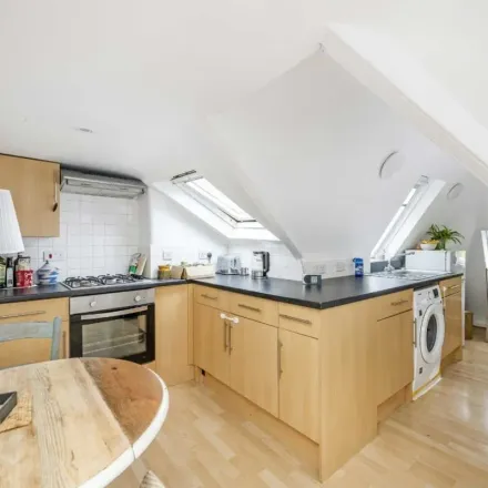 Image 2 - 32 Rosebery Gardens, London, N8 8SH, United Kingdom - Apartment for rent