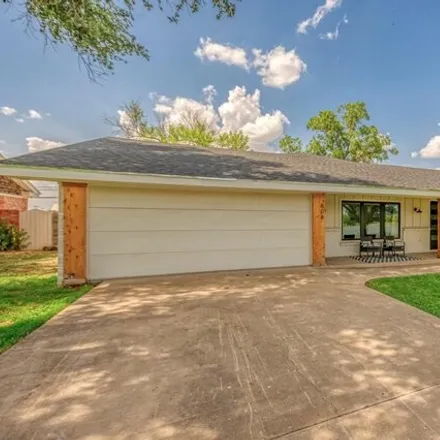 Buy this 4 bed house on James Bowie Fine Arts Academy in 805 Elk Avenue, Midland