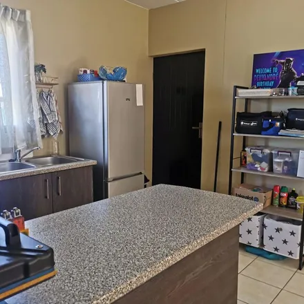 Image 6 - Crous Drive, Helderkruin, Roodepoort, 1724, South Africa - Apartment for rent