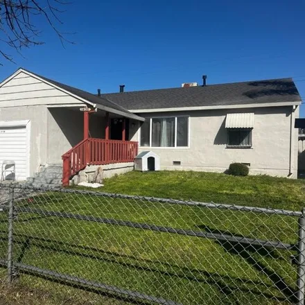 Buy this 3 bed house on 1633 East 8th Street in Stockton, CA 95206