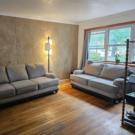 Image 2 - 150-34 Booth Memorial Avenue, New York, NY 11355, USA - House for sale