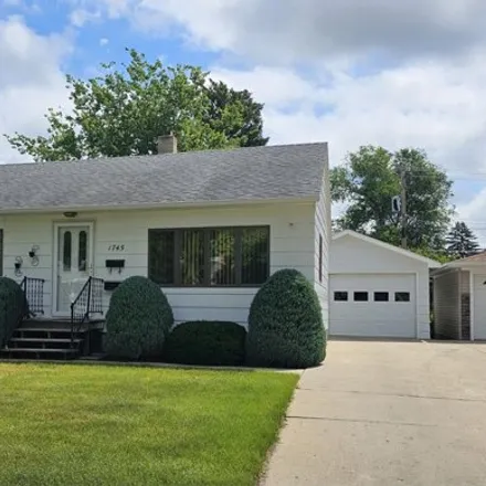 Buy this 4 bed house on 1745 S 4th St in Aberdeen, South Dakota