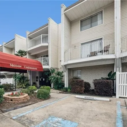 Buy this 1 bed condo on 3805 Houma Boulevard in Metairie, LA 70006