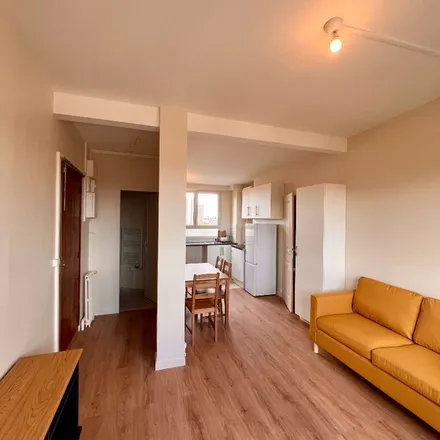 Rent this 2 bed apartment on 62 Rue du Général Leclerc in 92130 Issy-les-Moulineaux, France
