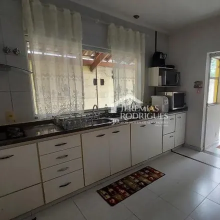 Buy this 3 bed house on Rua Francisco de Oliveira Penteado in Galega, Pindamonhangaba - SP