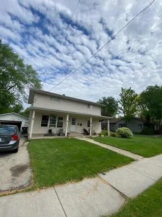 Buy this 5 bed house on 575 East Pearl Street in Seymour, Outagamie County