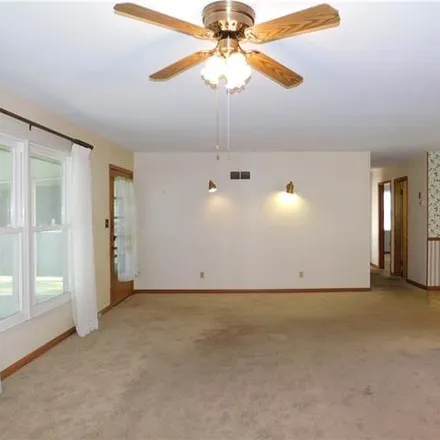 Image 7 - 5609 Long Avenue, Shawnee, KS 66216, USA - House for sale