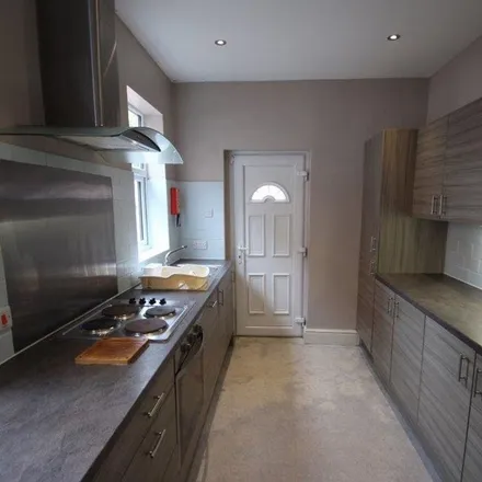 Rent this 4 bed apartment on Stuart Street in Leicester, LE3 0DU