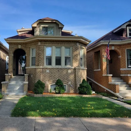 Buy this 4 bed house on 5403 North Lotus Avenue in Chicago, IL 60630