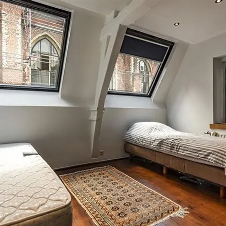 Rent this 4 bed apartment on Oude Koornmarkt 1 in 2000 Antwerp, Belgium