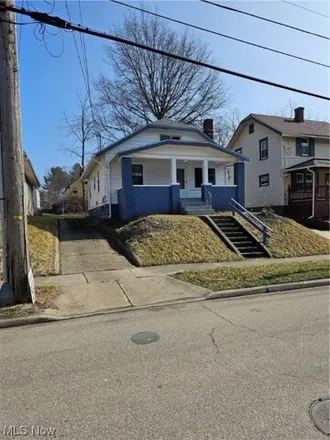 Buy this 3 bed house on 407 Noble Avenue in Akron, OH 44320