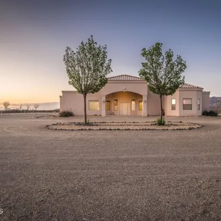 Buy this 3 bed house on 209 Vista Del Rey Dr in Vado, New Mexico
