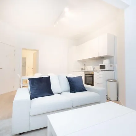 Rent this 2 bed apartment on Rue de Soignies - Zinnikstraat 28 in 1000 Brussels, Belgium
