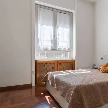 Rent this 5 bed room on Via Guido Guarini Matteucci