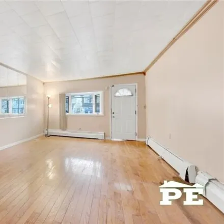Image 4 - 1485 East 53rd Street, New York, NY 11234, USA - House for sale