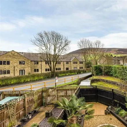 Image 2 - 36 Bowler Way, Greenfield, OL3 7FQ, United Kingdom - Townhouse for sale