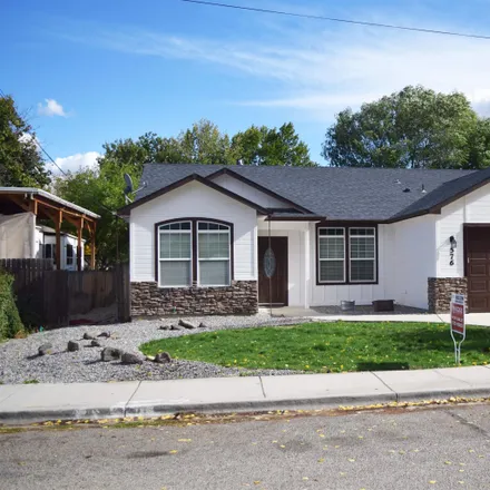 Buy this 4 bed house on 600 North Marteeson Avenue in Kuna, ID 83634