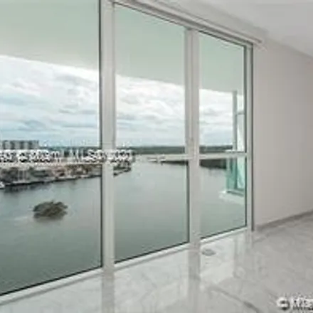 Image 2 - 400 Sunny Isles Boulevard - Condo for rent