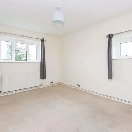 Rent this 3 bed apartment on Kingsdown Avenue in London, CR2 6QB