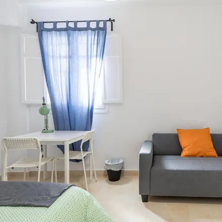 Rent this 4 bed room on 47 in Carrer de Just Vilar, 46011 Valencia
