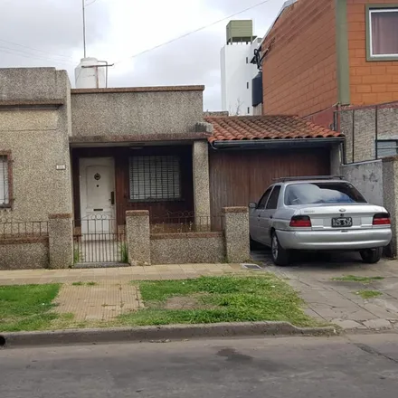 Buy this 2 bed house on Avenida Presidente Juan Domingo Perón 1226 in Partido de La Matanza, B1704 FLD Villa Luzuriaga