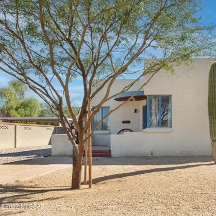Buy this 3 bed house on 941 South 3rd Avenue in Tucson, AZ 85701