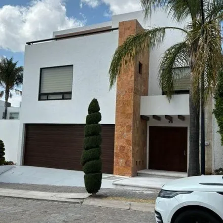 Rent this 4 bed house on Boulevard Flores in Lomas I, 72830