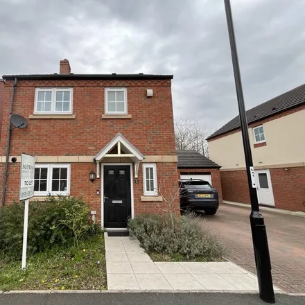 Rent this 3 bed house on 6 Oakwood Avenue in Coventry, CV3 3DL