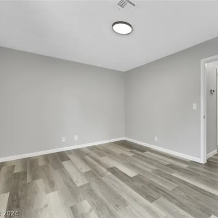 Image 2 - 7032 Burcot Avenue, Clark County, NV 89156, USA - Townhouse for sale