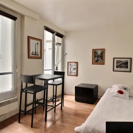 Image 3 - 34 Rue des Petits Carreaux, 75002 Paris, France - Apartment for rent