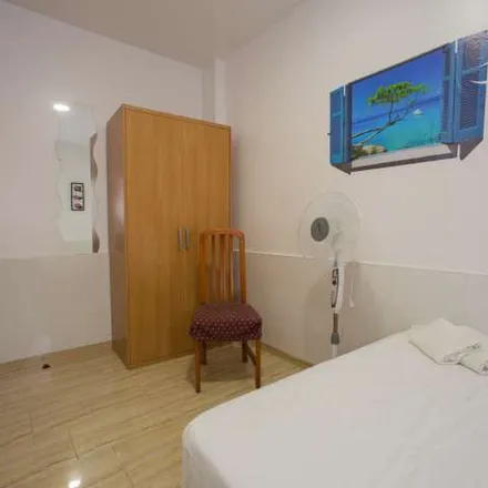 Rent this 3 bed apartment on Carrer de Montant in 19, 46011 Valencia