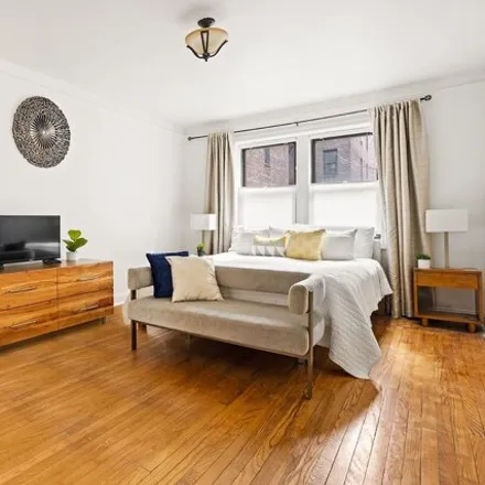 Image 4 - Allendale Apartments, 34-24 82nd Street, New York, NY 11372, USA - Apartment for sale