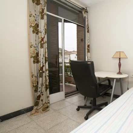 Rent this 5 bed room on Calle Torcuato Luca de Tena in 41012 Seville, Spain