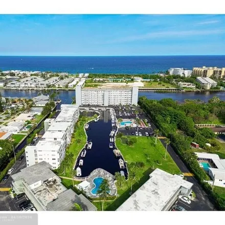 Buy this 1 bed condo on 1554 Southeast 15th Court in Deerfield Beach, FL 33441