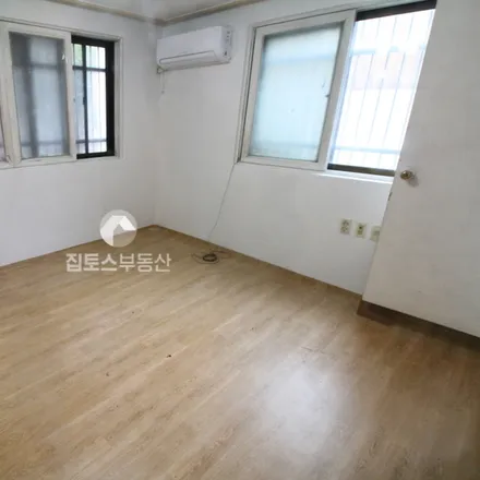 Rent this studio apartment on 서울특별시 강남구 역삼동 733-31