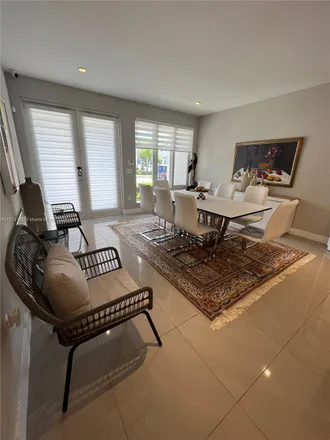 Image 6 - 6320 Northwest 104th Court, Doral, FL 33178, USA - Townhouse for sale