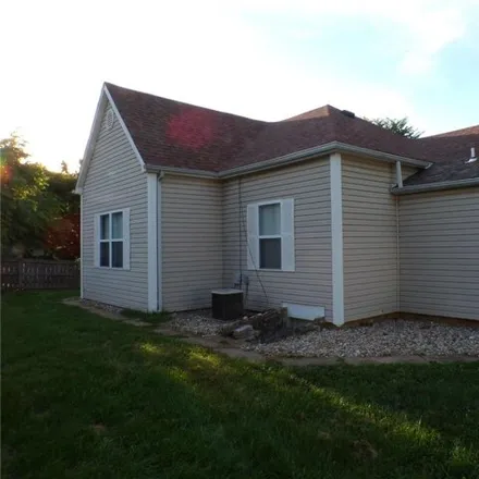 Image 2 - 845 North 4th Street, De Soto, Valle Township, MO 63020, USA - House for sale