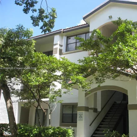Rent this 1 bed condo on Orangebrook Golf & Country Club in 400 Entrada Drive, Hollywood