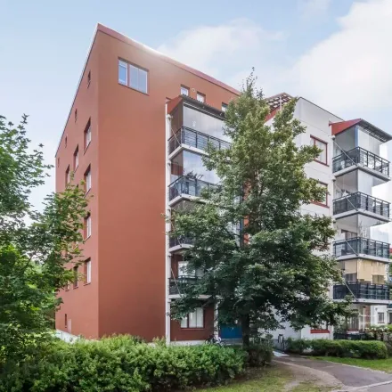 Rent this 3 bed apartment on Seljapolku 9 B in 01360 Vantaa, Finland