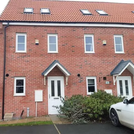 Rent this 3 bed townhouse on Mirabelle Way in Bircotes, DN11 8DA