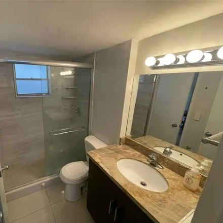 Image 4 - Kings Point Imperial, 159th Street, Sunny Isles Beach, FL 33160, USA - Condo for rent