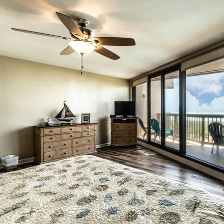 Rent this 2 bed condo on Port Aransas in TX, 78373