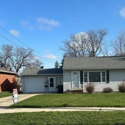 Buy this 2 bed house on 2342 10th Avenue North in Fort Dodge, IA 50501