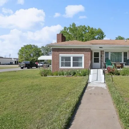 Buy this 2 bed house on 484 West 12th Street in Claremore, OK 74017